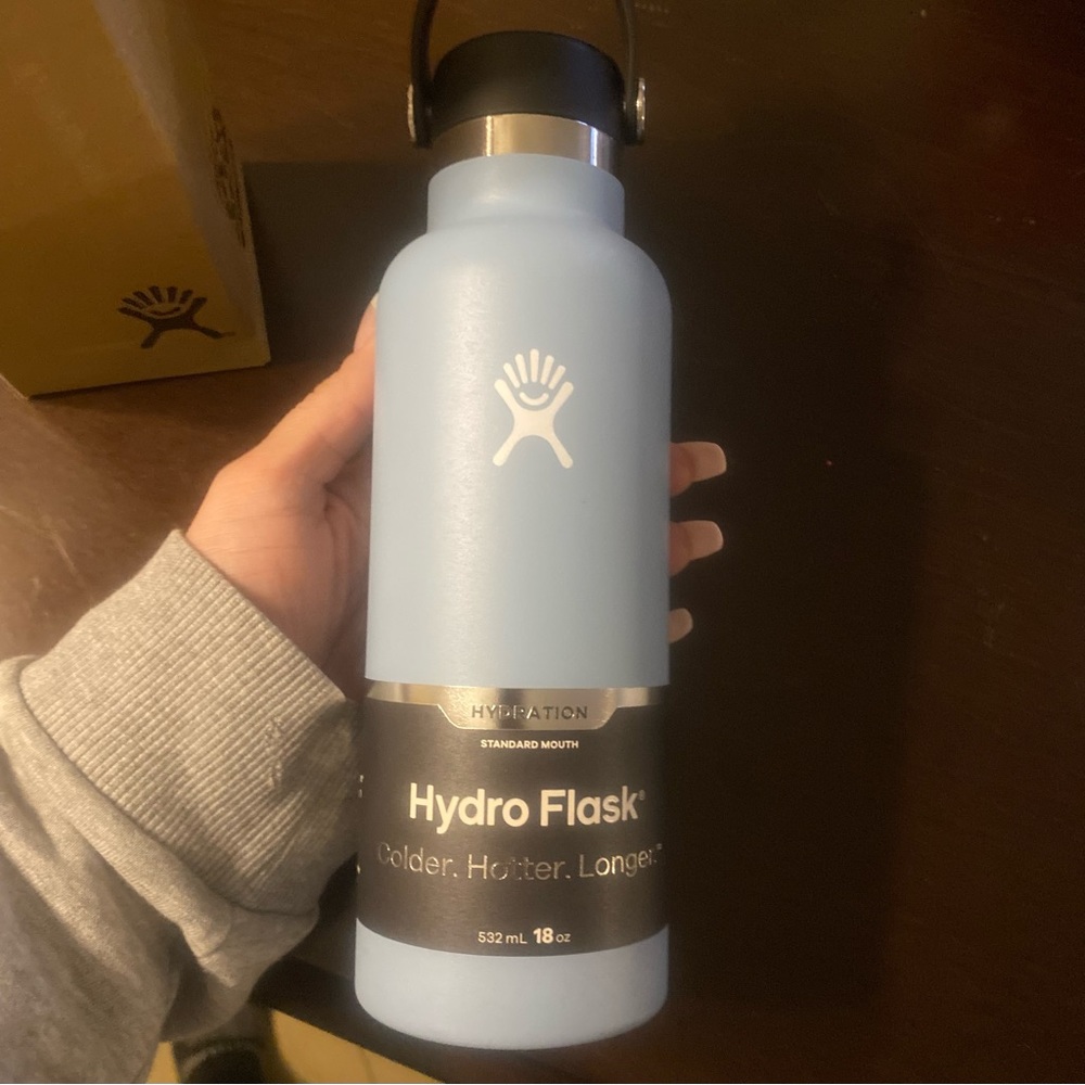 BRAND NEW HYDROFLASK
